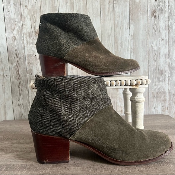 Tom’s Tweed and Suede Ankle Boots 9 - Picture 2 of 7
